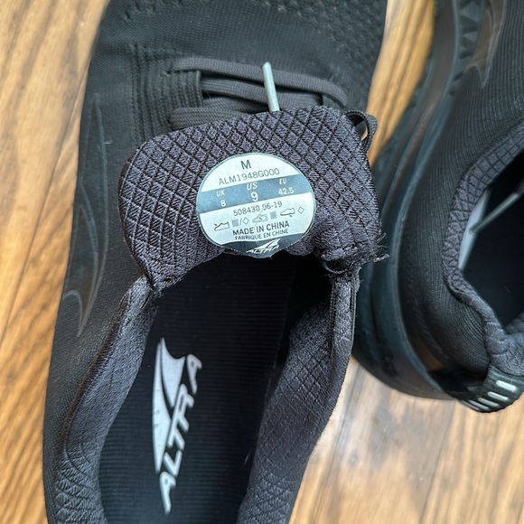 Altra Paradigm 4.5 black Men’s size 9 - Picture 4 of 5
